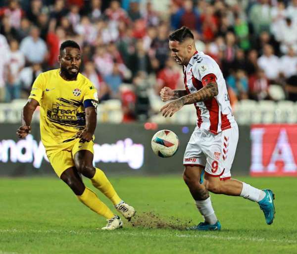 Eyüpspor - Sivasspor maçının VAR’ı Francisco Jose Hernandez Maeso oldu