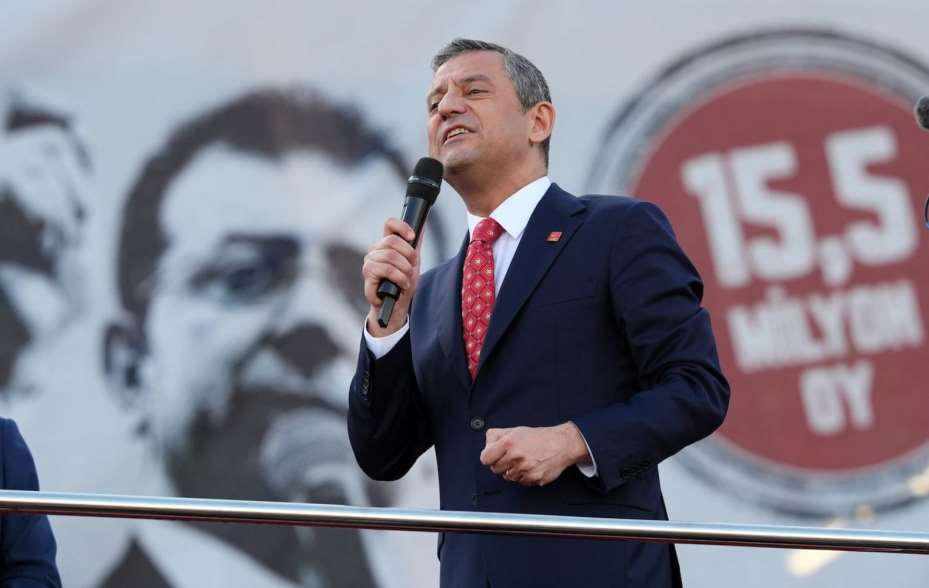 CHP lideri Özel’den Erdoğan’a deprem konusunda çağrı: "Gel bu işi siyasi çatışmadan çıkaralım ve hep birlikte çalışalım"