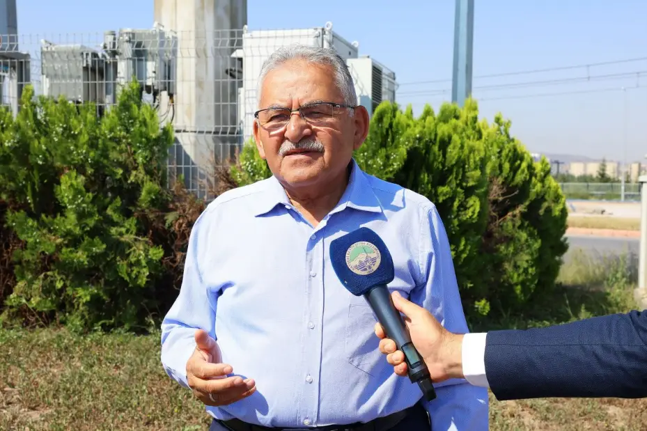 Başkan Büyükkılıç; Sarız’ın mahalle muhtarlarını büyükşehirde konuk etti