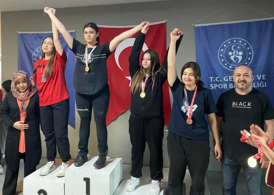 Karatay Belediyespor, Gençlik Kupası'nda Büyük Başarı Elde Etti