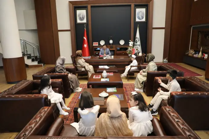 Başkan Kılca'ya Miniklerden Anlamlı Ziyaret