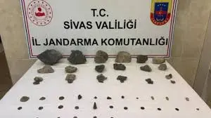 Sivas’ta tarihi eser niteliği taşıyan taşlar, sikkeler ve objeler ele geçirildi