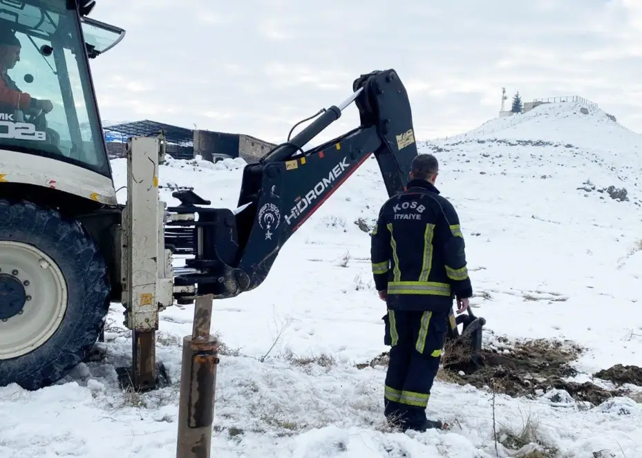 Kayseri OSB İtfaiyesi bataklığa saplanan yılkı atını kurtardı