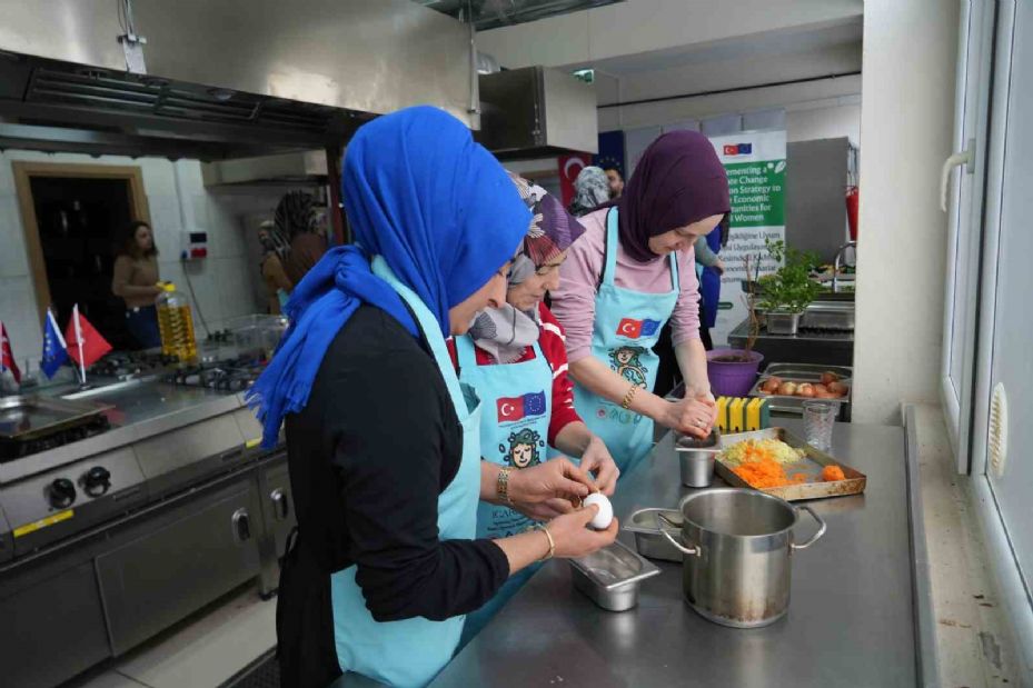 Mutfakta çöpe giden ürünler sağlıklı yiyecek ve içeceğe dönüşüyor