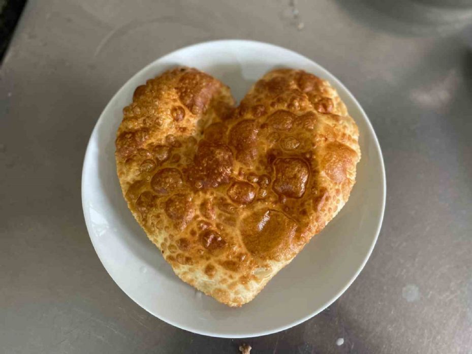 Sevgililer Günü’ne özel kalpli çibörek