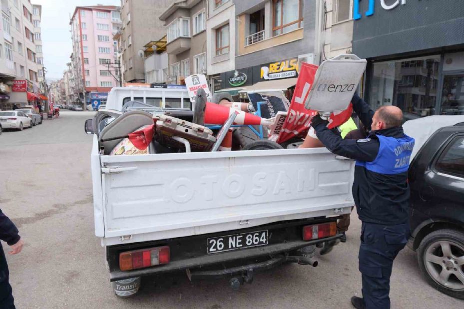 Odunpazarı zabıta ekipleri kaldırım işgallerine geçit vermiyor