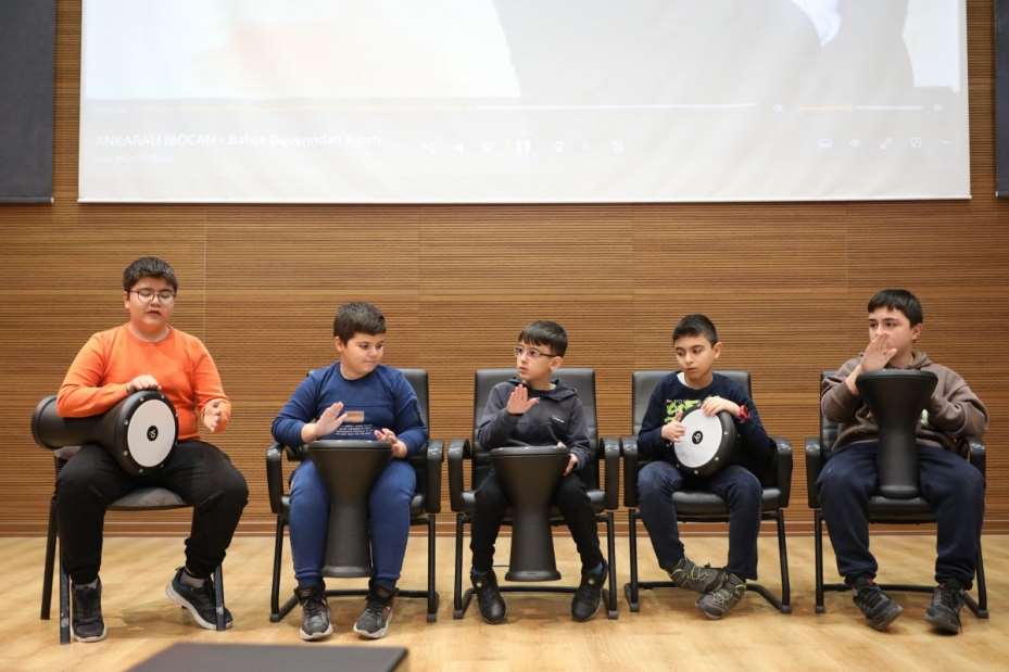Melikgazi’de geleceğin ses sanatçıları yetişiyor