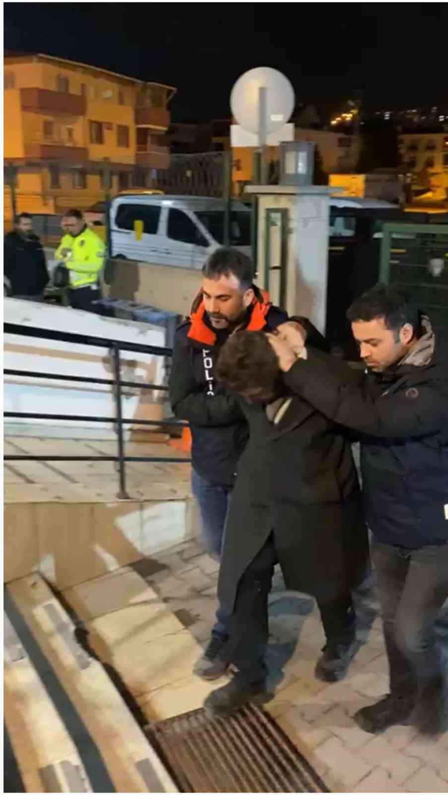 Etimesgut’ta bir kişiyi kesici aletle yaralayan şahıs yakalandı