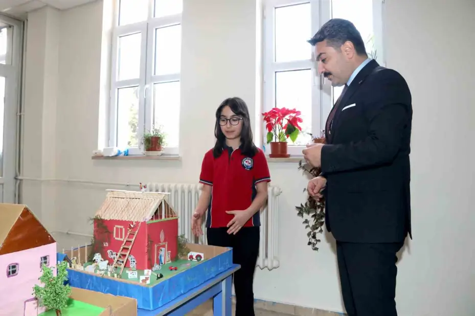 Hayal ettikleri oyuncakları tasarladılar