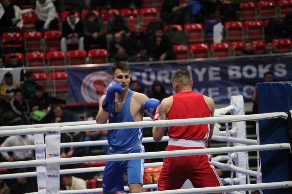 100. Yıl Büyük Erkekler Türkiye Ferdi Boks Şampiyonası Konya’da başladı