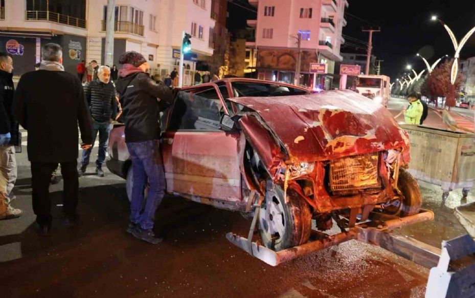 Kameraya yansıyan şüpheli-polis kovalamacası kazayla sonlandı: 1’i ağır 5 yaralı