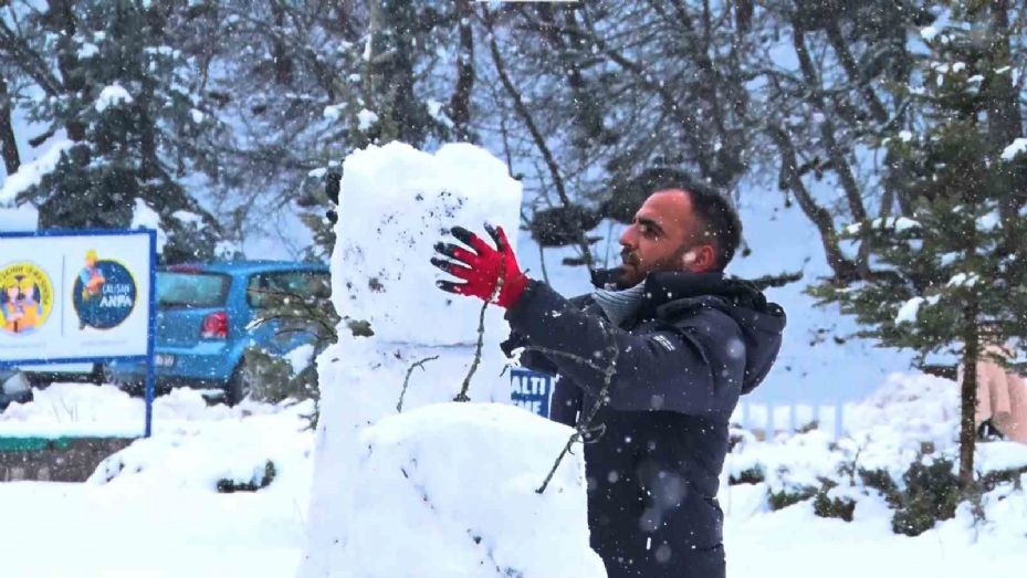 Mest eden manzarada kartopu keyfi