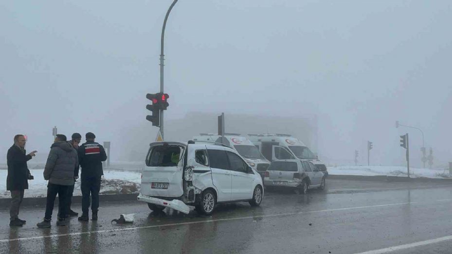 Nevşehir’de yoğun sis kazaya neden oldu: 4 yaralı