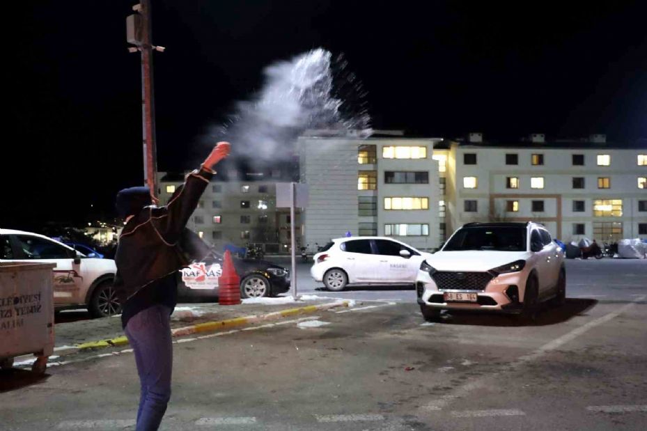 Sivas’ta Sibirya soğukları, sıcak suyu havada buhara dönüştürdü