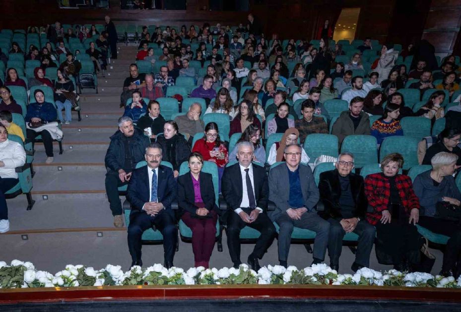 Vali Aksoy ve eşi Rauf Denktaş’ı anma konserine katıldı