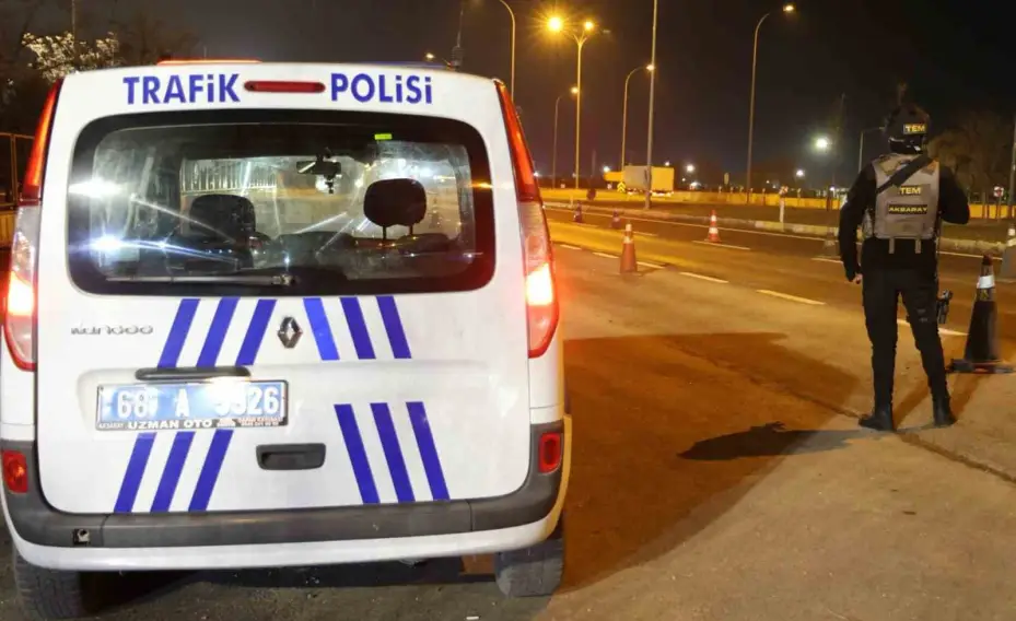 Aksaray polisinden eksi 12 derecede denetim