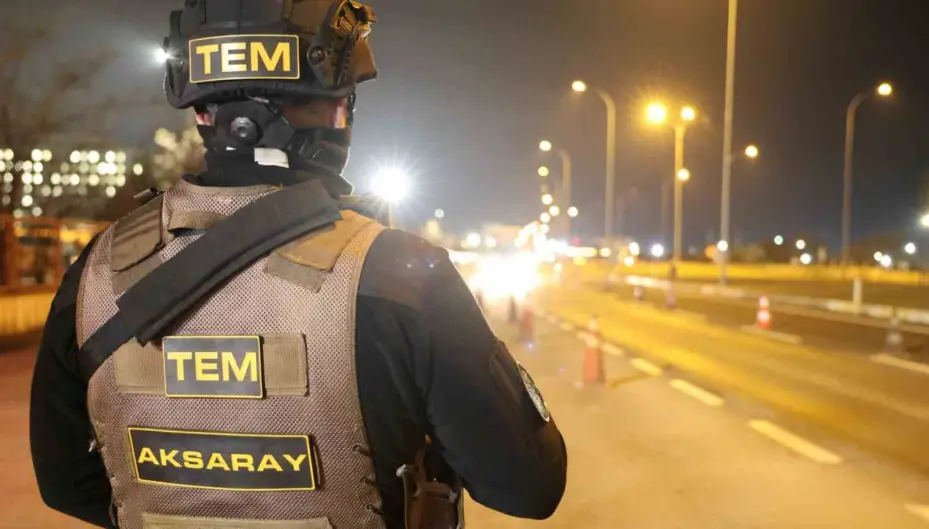 Aksaray polisinden eksi 12 derecede denetim