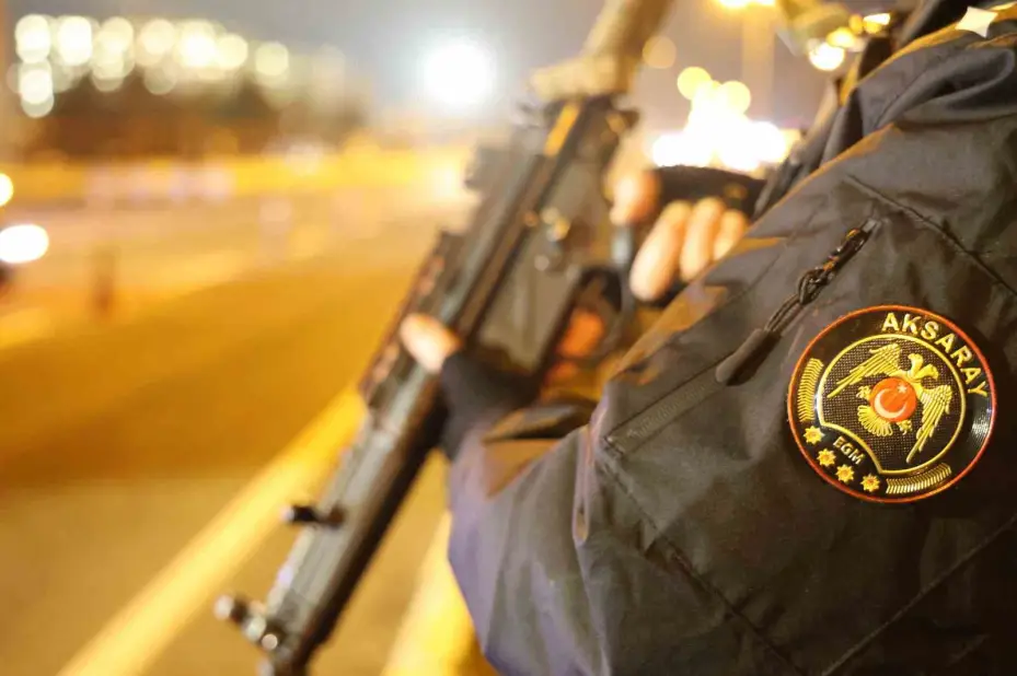 Aksaray polisinden eksi 12 derecede denetim