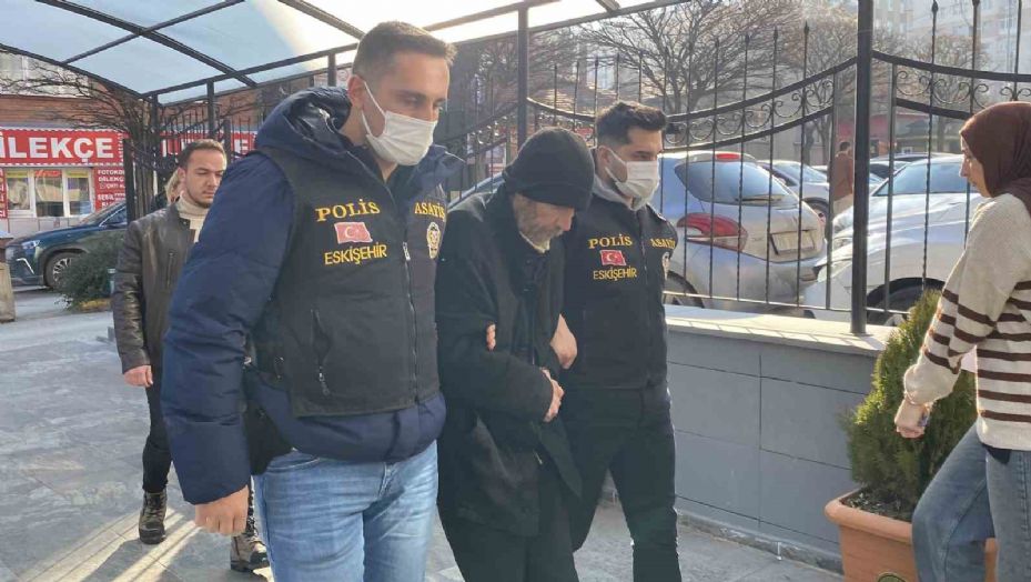 12 yıl kardeşinin kimliğini kullanan firari yakalandı