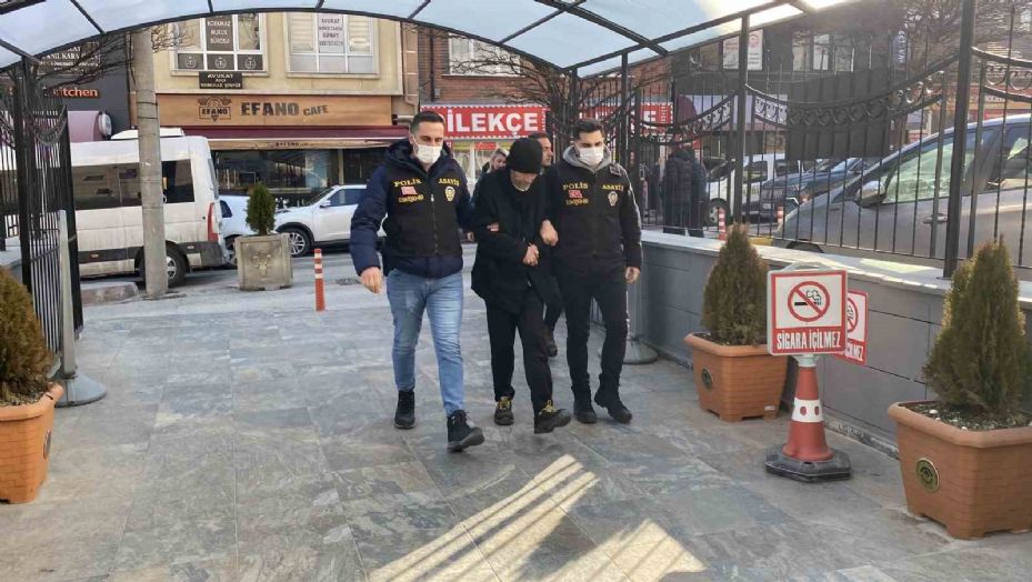 12 yıl kardeşinin kimliğini kullanan firari yakalandı