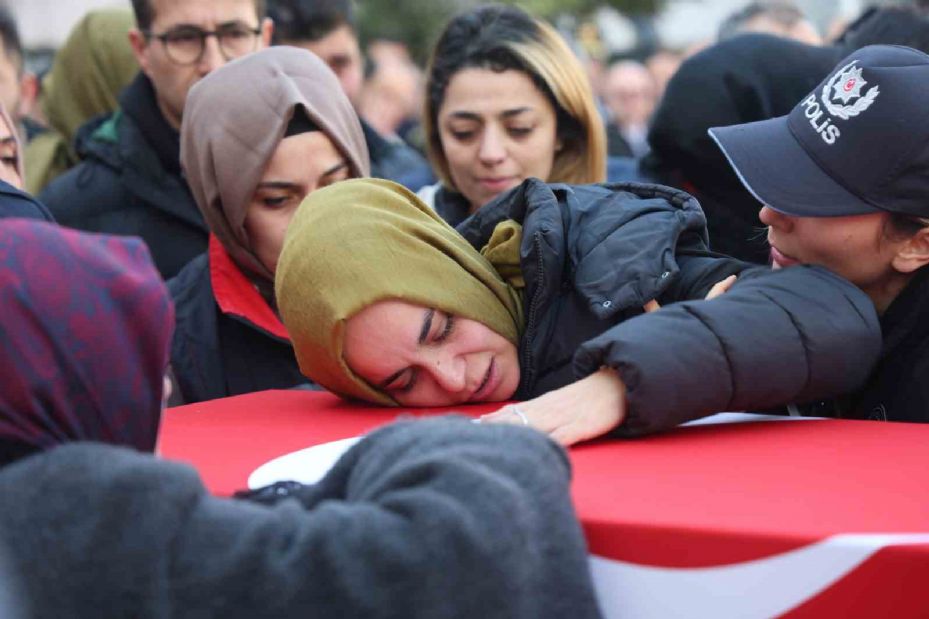 Kazada şehit olan polis memuru memleketine uğurlandı