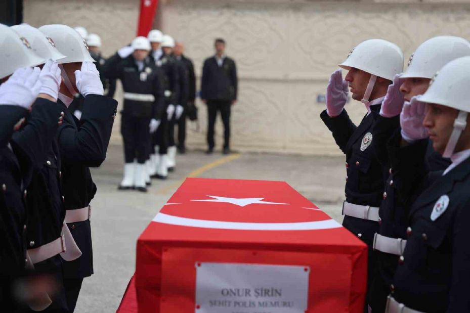 Kazada şehit olan polis memuru memleketine uğurlandı