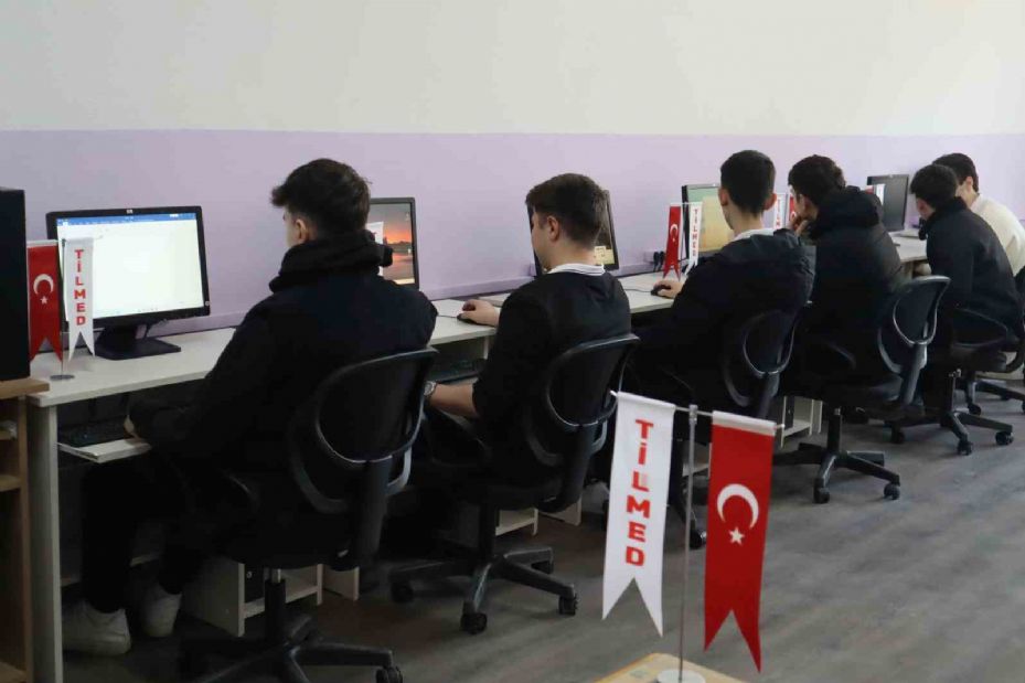 TİLMED’den Eskişehir Ahi Evran Ticaret Lisesi’ne iki yeni bilgisayar laboratuvarı