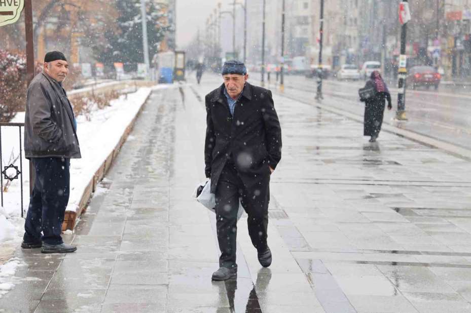Meşhur atasözü gerçek oldu, kartpostallık görüntüler oluştu