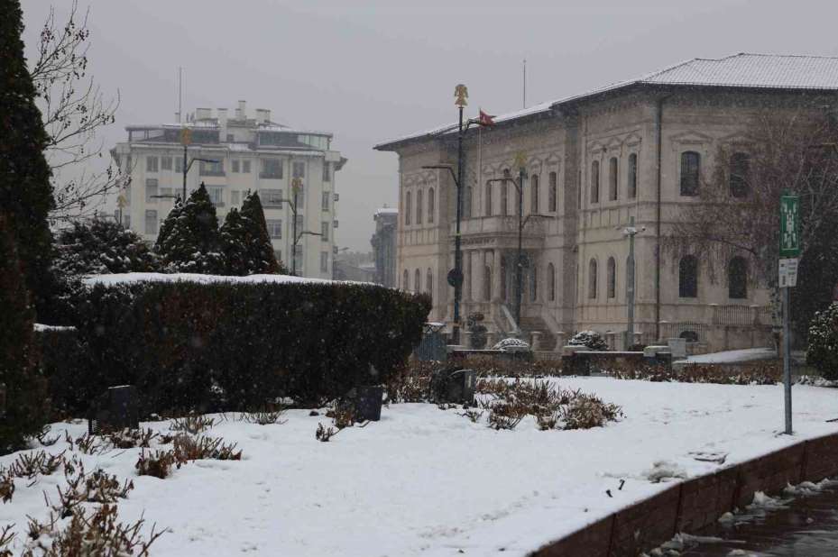 Meşhur atasözü gerçek oldu, kartpostallık görüntüler oluştu