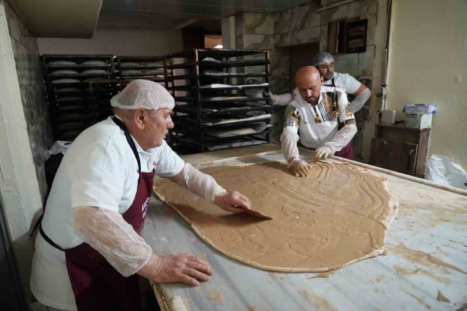 Ramazan sofralarının vazgeçilmezi, Niğde’nin tescilli lezzeti: Tahinli pide