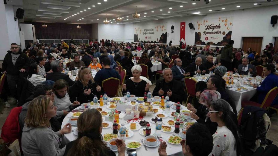 Keçiören Belediye Başkanı Özarslan, sporcularla iftarda buluştu