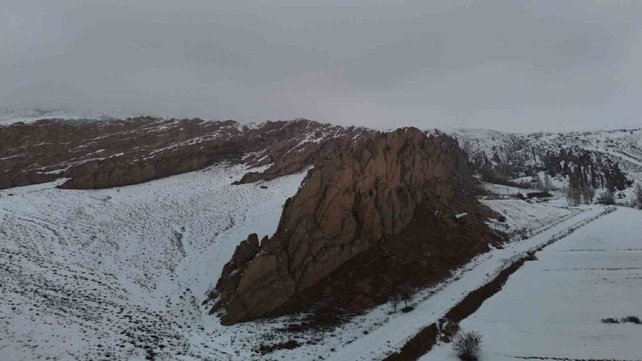 ‘Dünyadaki Mars’a’ kar yağdı, kartpostallık görüntüler oluştu