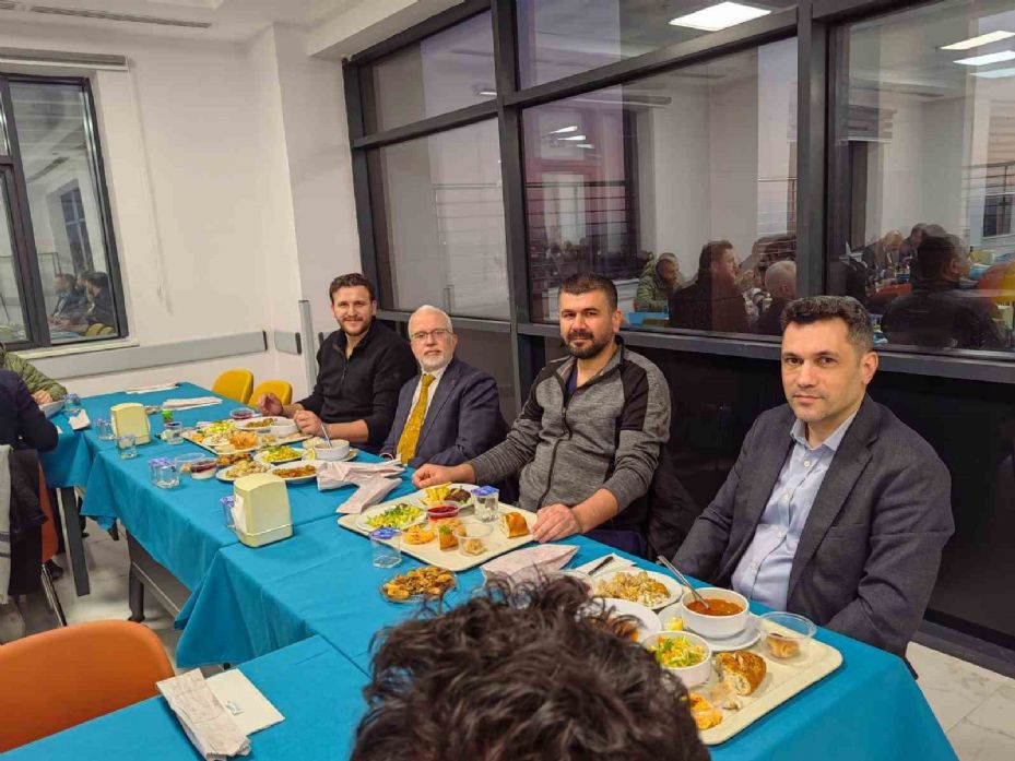 İl Sağlık Müdürü Bildirici, hastanede iftar programına katıldı