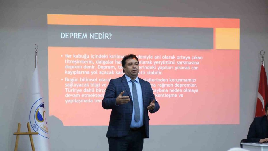 Sorgun Belediyesi’nden muhtarlara deprem bilgilendirme konferansı