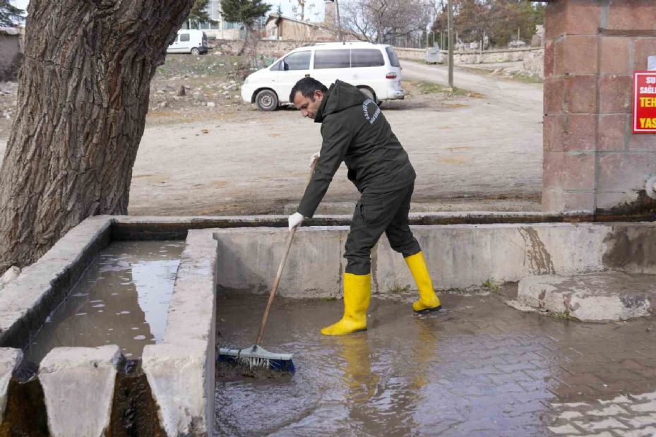 Gölbaşı’nın çeşmeleri vektörle mücadele kapsamında temizlendi