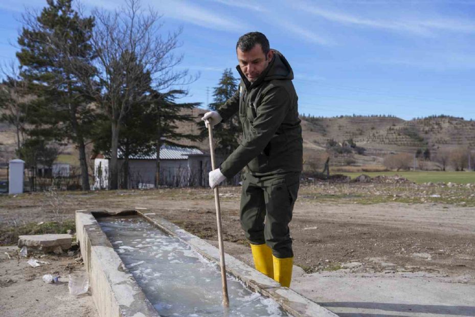 Gölbaşı’nın çeşmeleri vektörle mücadele kapsamında temizlendi