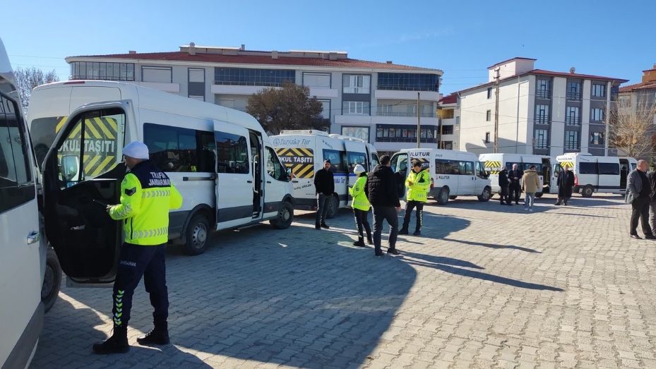 Kulu’da öğrenci servis araçları denetimi devam ediyor