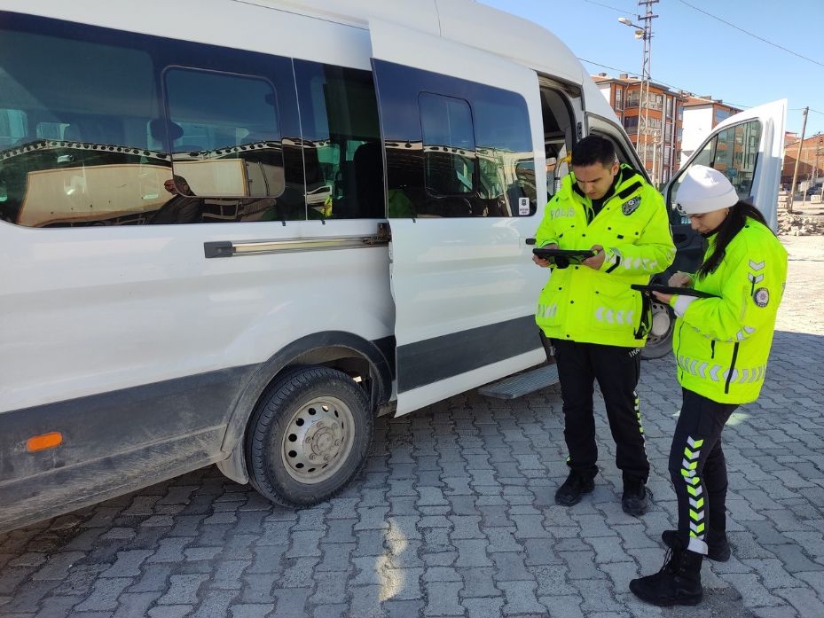 Kulu’da öğrenci servis araçları denetimi devam ediyor