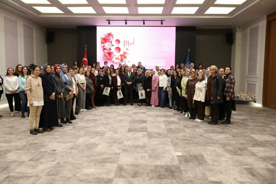 Başkan Palancıoğlu, kadın personelin 8 Mart Dünya Kadınlar Günü’nü kutladı