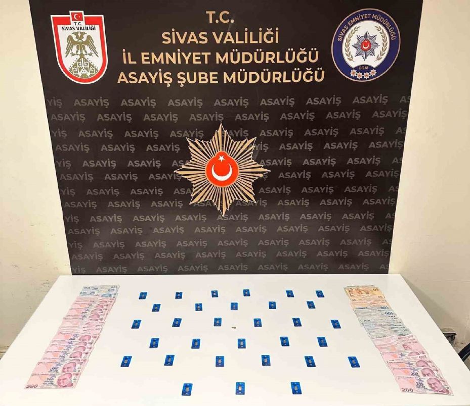 Sahte altın satışı için Sivas’a geldiler, polise yakalandılar