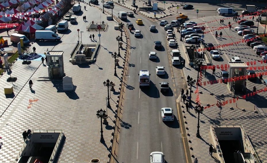 Saniyelerin bile hayat kurtardığı anlarda trafikteki bütün zorluklara meydan okuyor