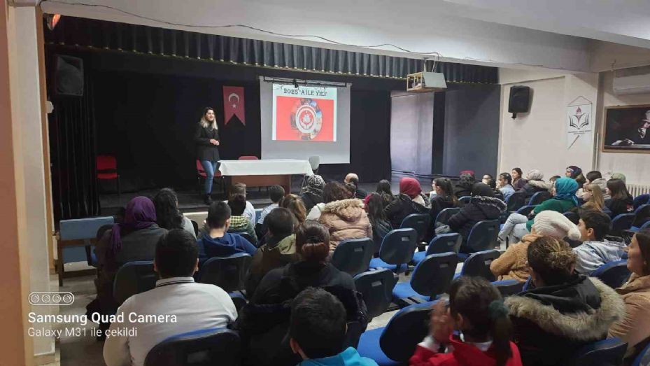 Eskişehir Orgeneral Halil Sözer Ortaokulu’nda ‘Aile Yılı’ etkinliği