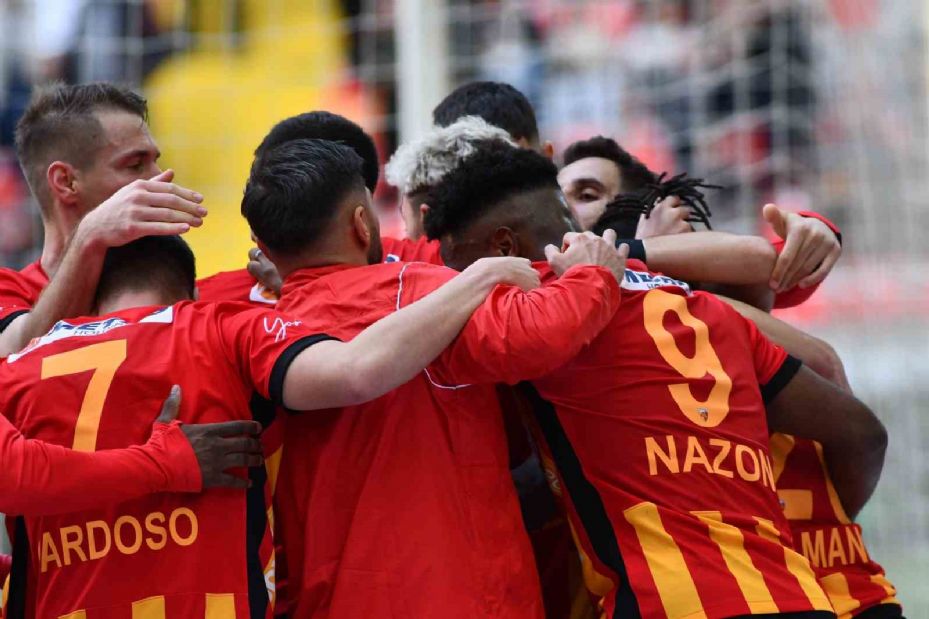 Trendyol Süper Lig: Kayserispor: 1 - Başakşehir: 0 (İlk yarı)