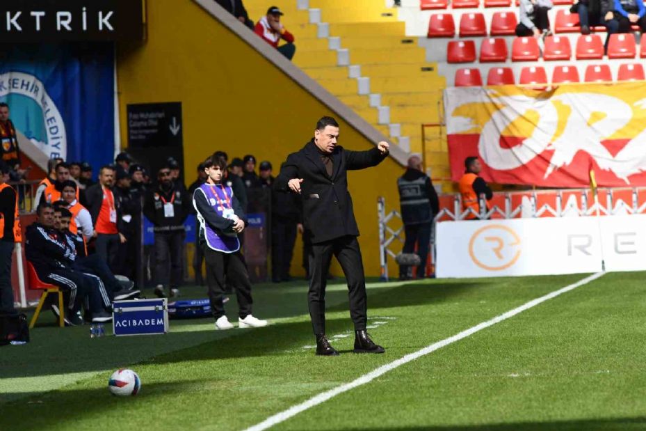 Trendyol Süper Lig: Kayserispor: 1 - Başakşehir: 0 (İlk yarı)