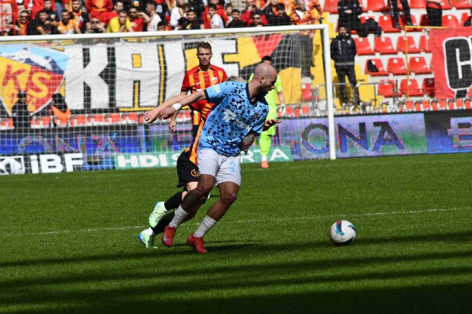 Trendyol Süper Lig: Kayserispor: 1 - Başakşehir: 0 (İlk yarı)