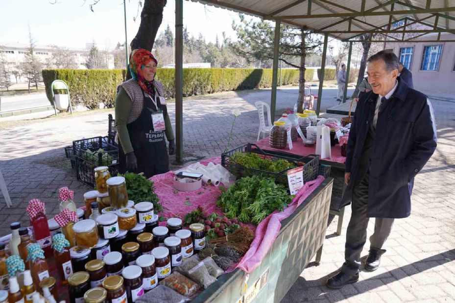 Başkan Ataç 8 Mart Dünya Kadınlar Günü’nü üreticilerle kutladı