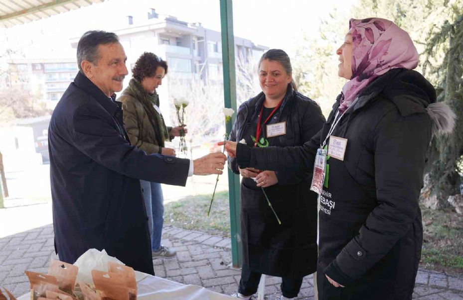 Başkan Ataç 8 Mart Dünya Kadınlar Günü’nü üreticilerle kutladı