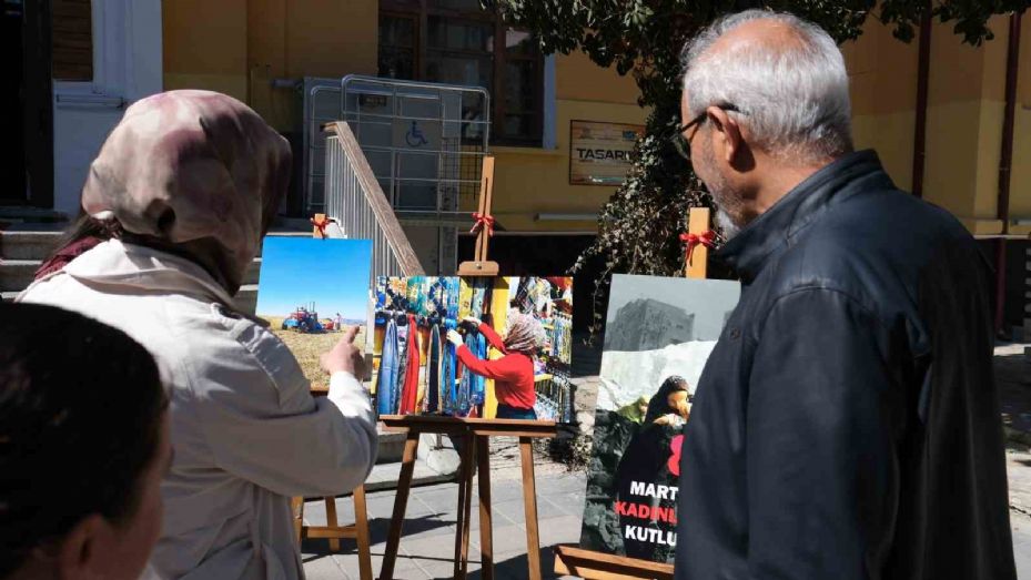 KMÜ Yeni Medya ve İletişim Bölümü öğrencilerinden 8 Mart’a özel sergi