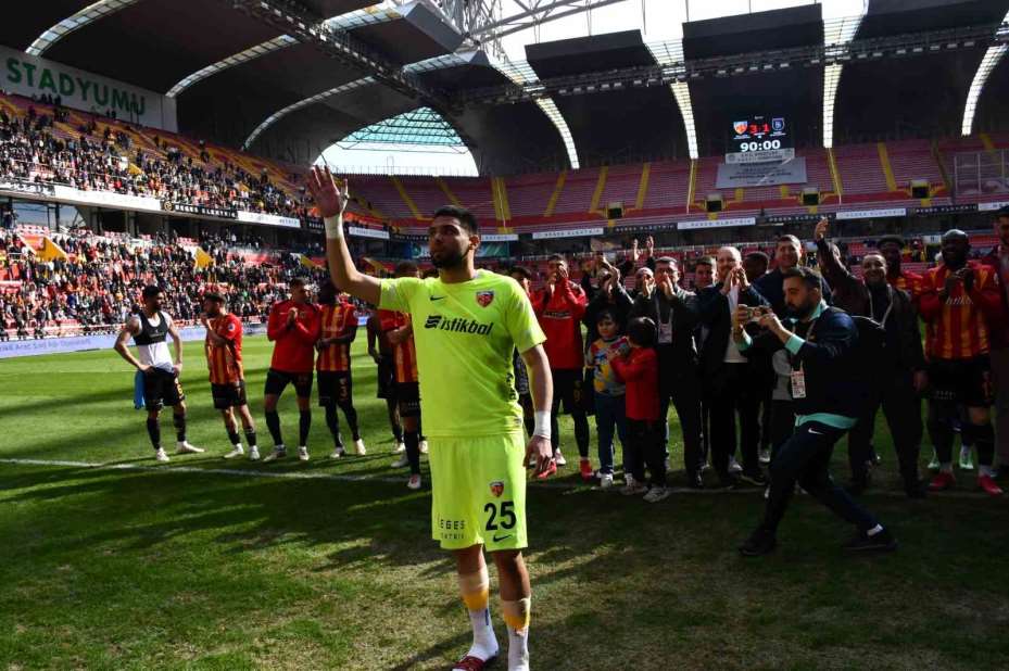 Trendyol Süper Lig: Kayserispor: 3 - Başakşehir: 1 (Maç sonucu)