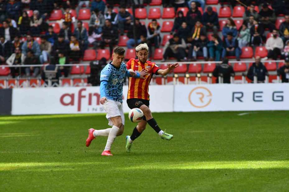 Trendyol Süper Lig: Kayserispor: 3 - Başakşehir: 1 (Maç sonucu)